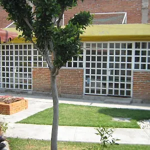 2* Pensión Bugambilias